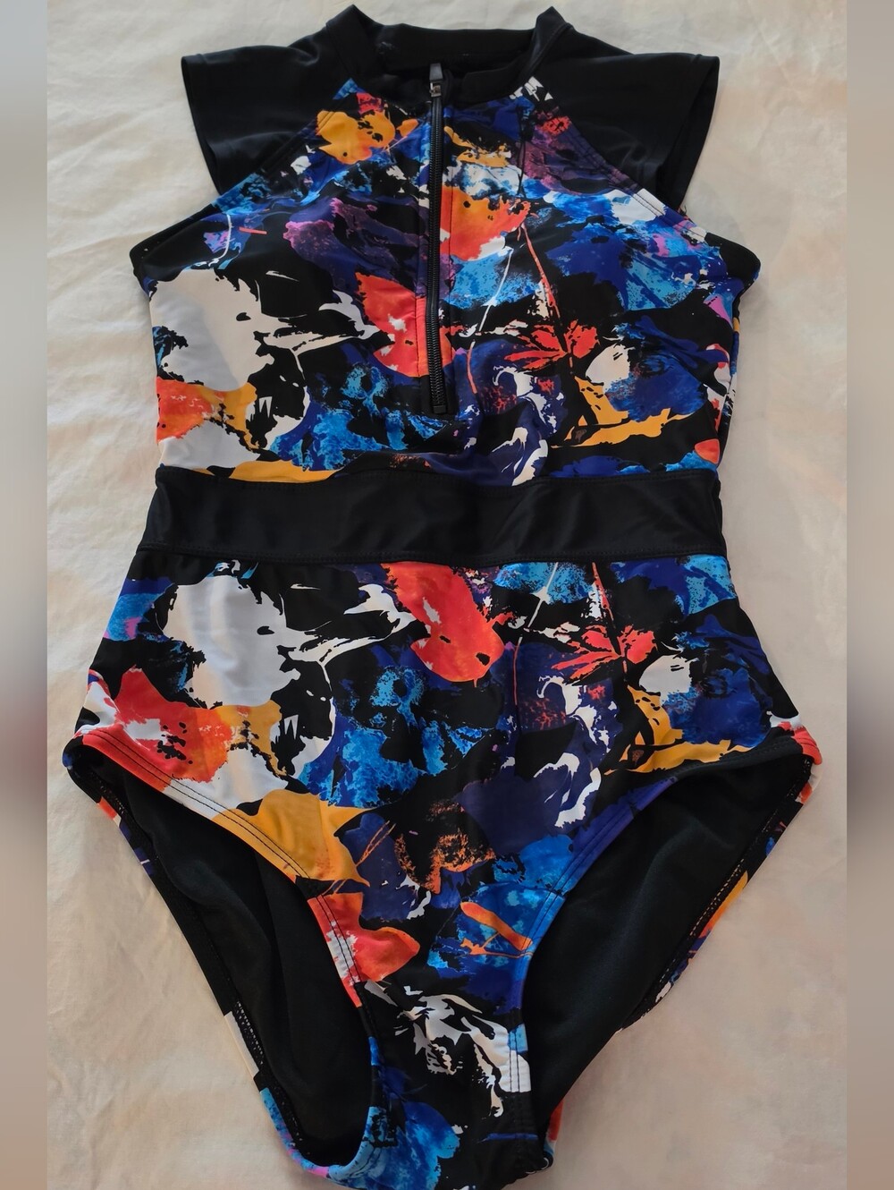 Multicolor One-Piece Rash Guard Swimsuit - Picture 4 of 4